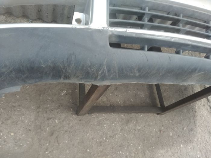 Передній бампер Volkswagen Golf IV