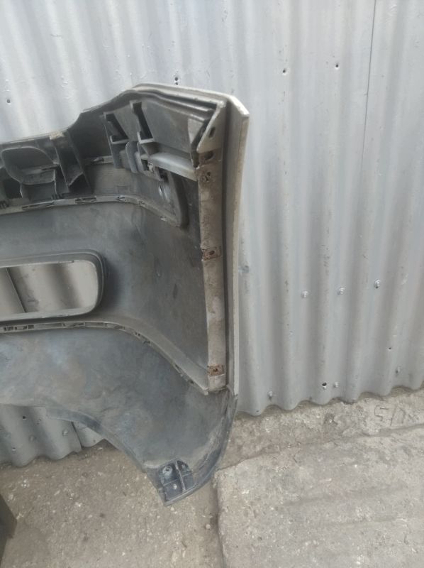 Передній бампер Volkswagen Golf IV