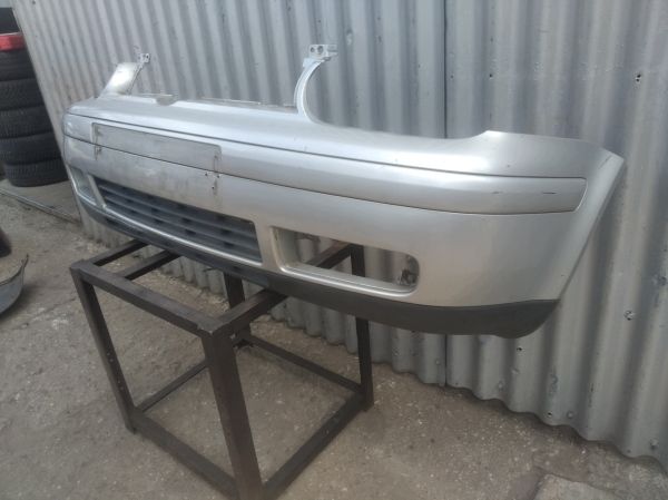 Передній бампер Volkswagen Golf IV