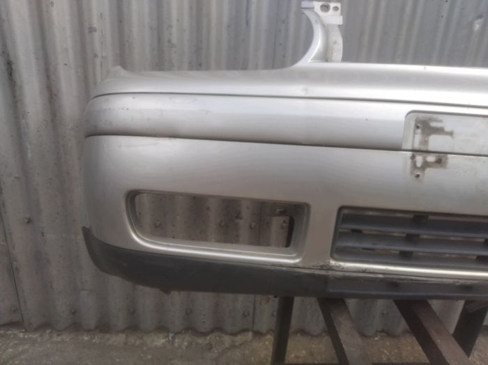 Передній бампер Volkswagen Golf IV