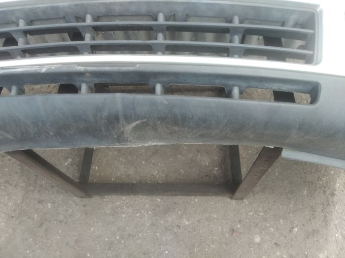 Передній бампер Volkswagen Golf IV